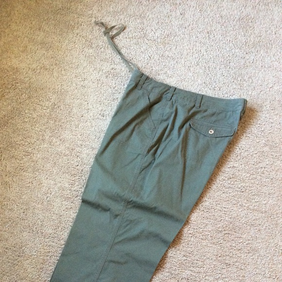 Capris - Picture 2 of 3